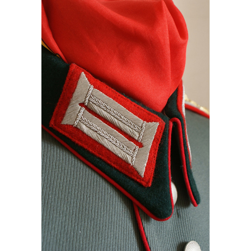 Heer Collar Tabs