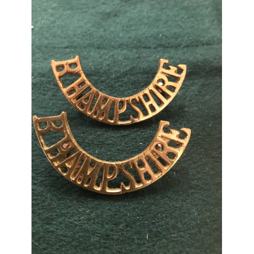 Royal Hampshire shoulder titles WW1 